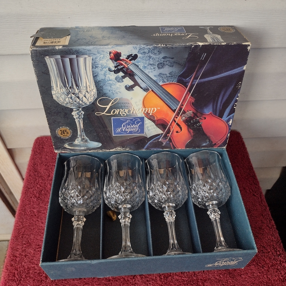 SET OF 4 CRISTAL D'ARQUES LONGCHAMP CRYSTAL CHAMPAIGNE GLASSES w/ BOX.